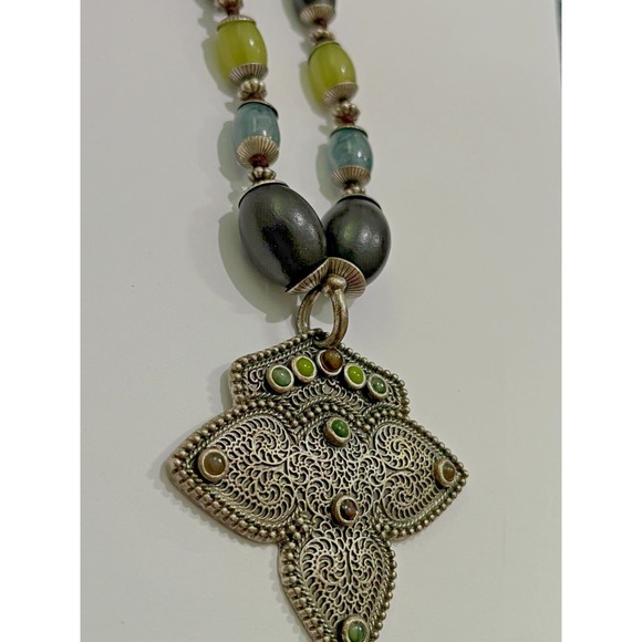 Vintage Necklace Chunky Metal Pendant African Tribal Ethnic 3 leaf glass wood - Picture 2 of 6